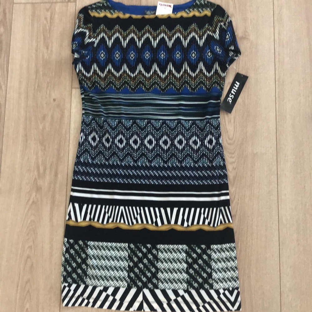 Dress - Picture 5 of 5